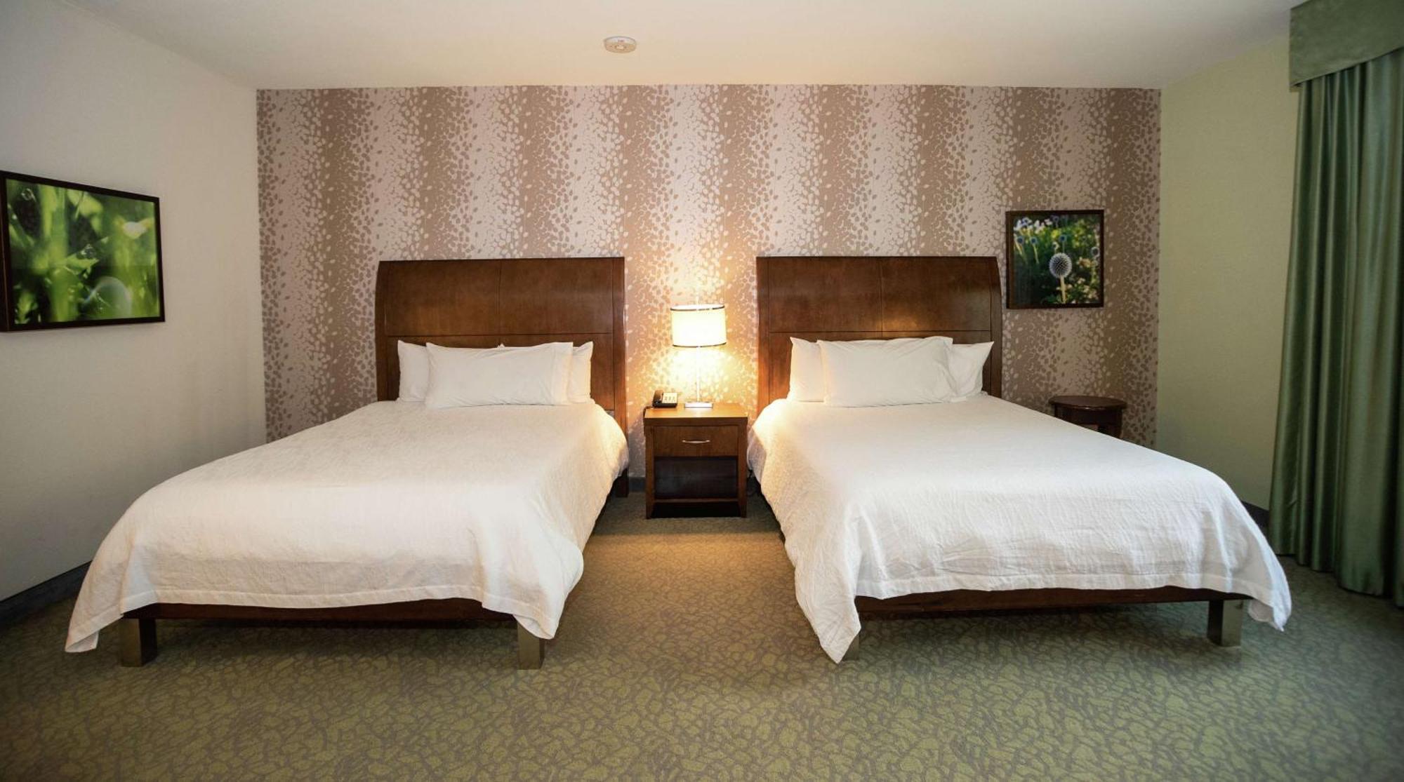 Queen Room Two Queen Beds Accessible Tub Mobility Access